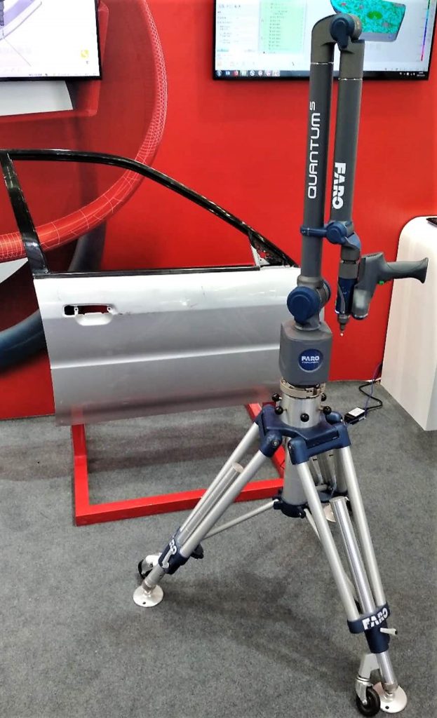 mobile tactile measuring device on tripod